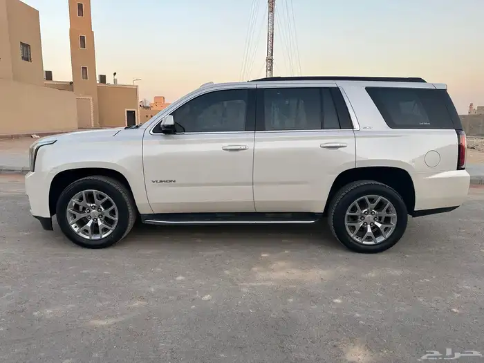 يوكن 2015 SLT اعلئ فئة وكالة 14