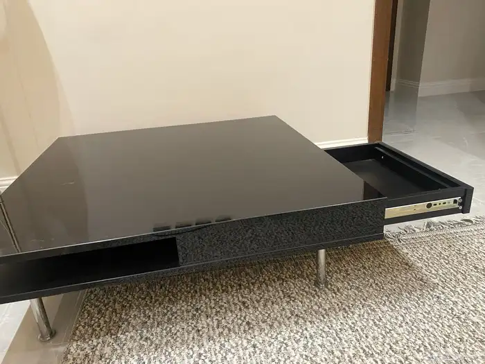 طاولة ايكيا 0