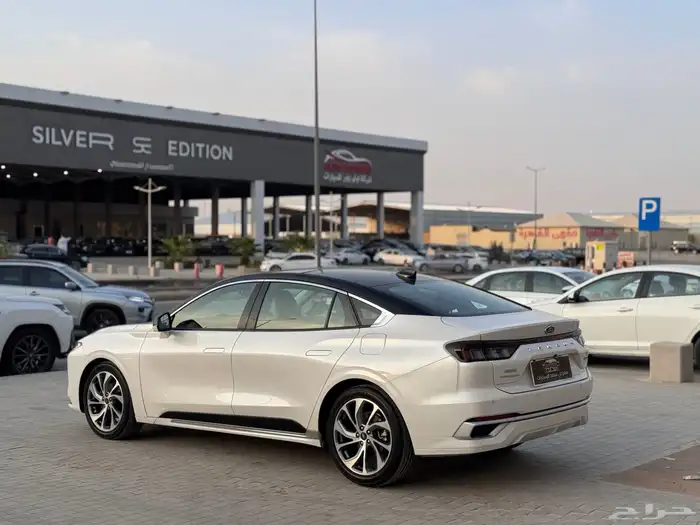 فورد توروس 2022 تيتانيوم ابيض 9