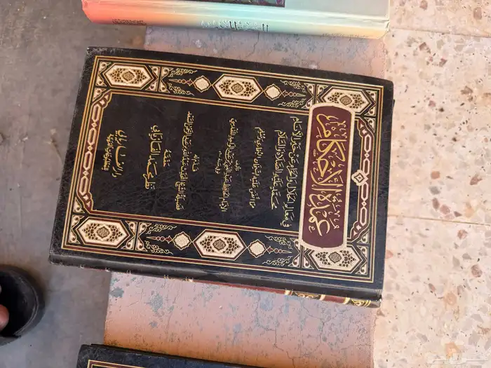 كتب بحالة ممتازة للبيع   دينية مجلدات   روايات  نحو 4