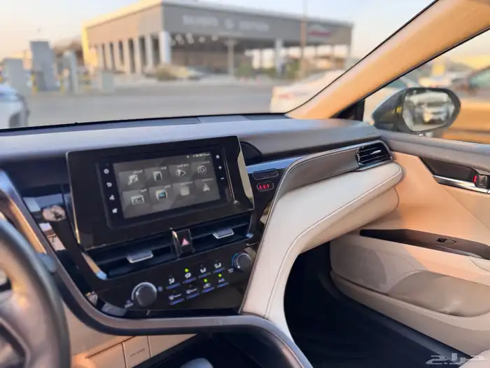 تويوتا كامري 2023 مطور فضي 12