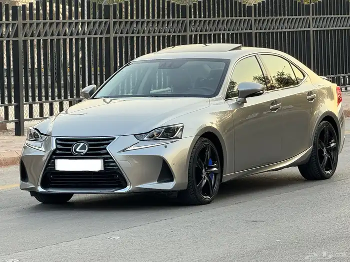 لكزس IS350 فل 2017 سعودي 1