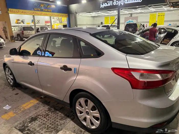 للبيع فورد فوكس 2013 17