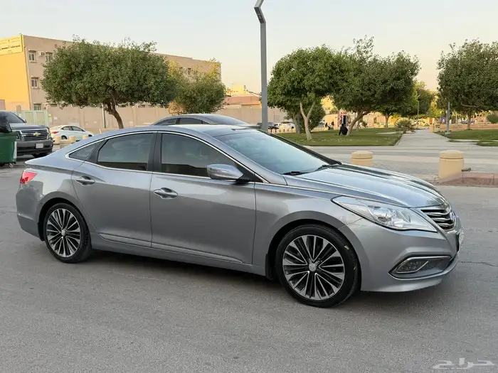 هونداي ازيرا 2016 ماشي 155 الف 4