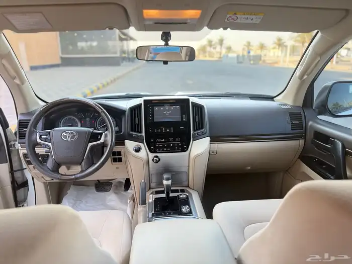 للبيع لاندكروزر نظيف جدا بإسمي من الوكالة 4