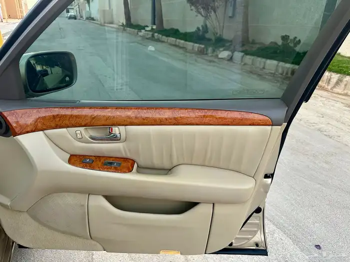 لكزس LS430 2004 مخزن نظيف جدا 26