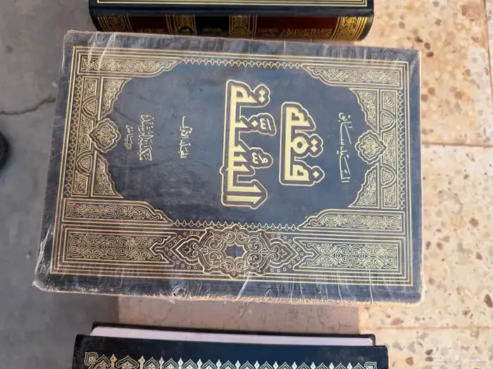 كتب بحالة ممتازة للبيع   دينية مجلدات   روايات  نحو 14