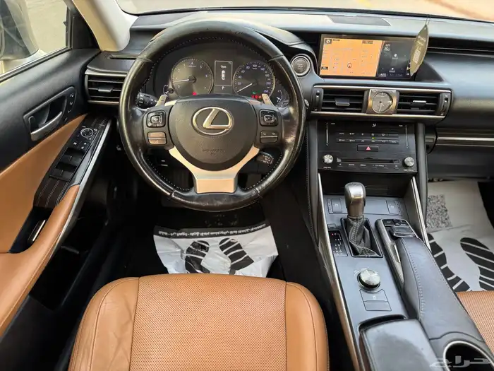 لكزس IS350 فل 2017 سعودي 15