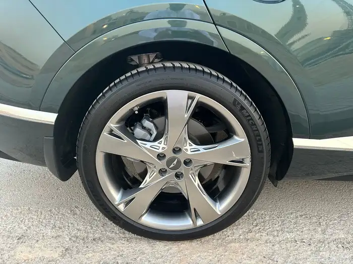 للبيع جينيسس GV80 شبه اصفار مخزن بحالة الوكالة 26