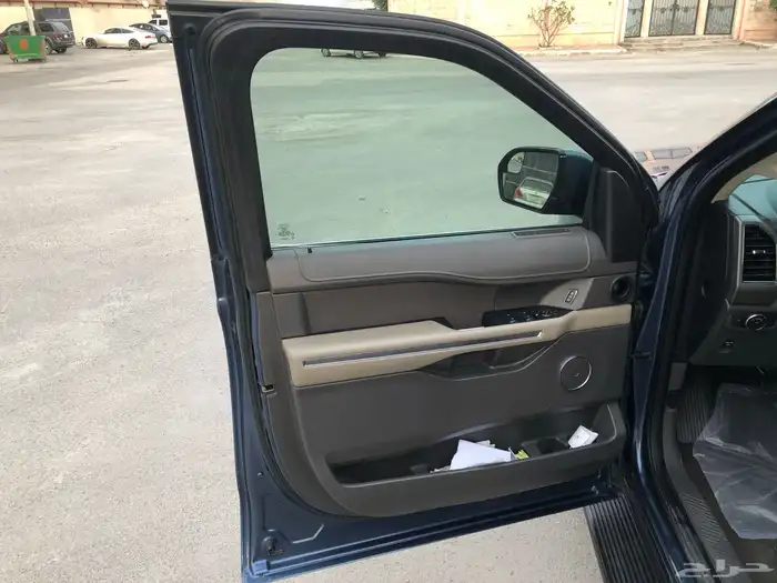 للبيع فورد اكسبيدشن موديل 2019م شاصي قصير XLT مالك أول 22