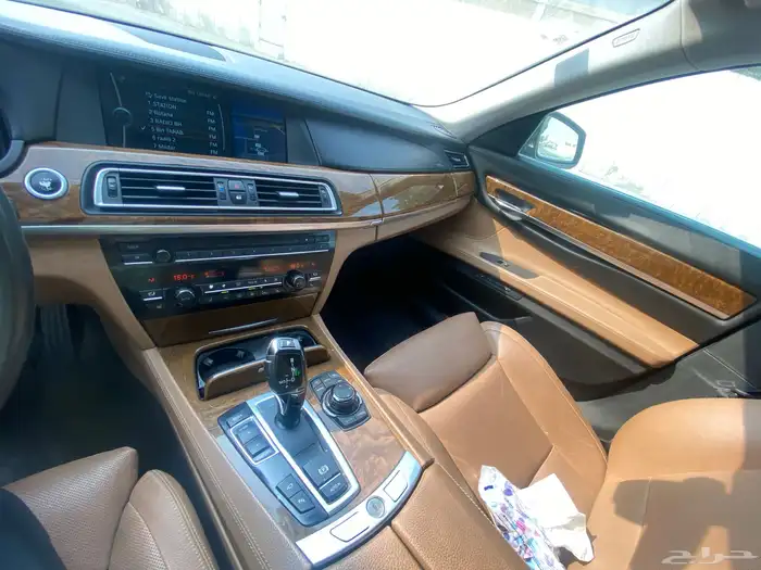 BMW 750 2009 17