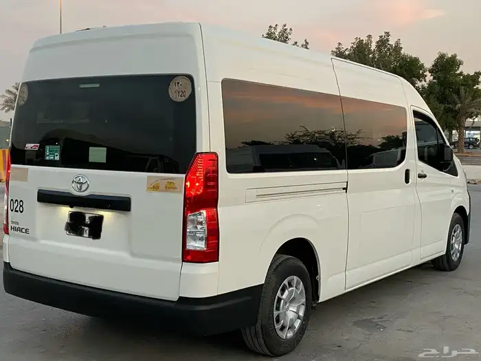 تويوتا باص 2024 ركاب بنزين عداد 4 الف فقط 5