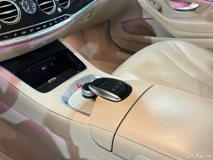 مرسيدس s400 مخزنه عداد 77 الف جفالي 4 ازارير وكاله 32