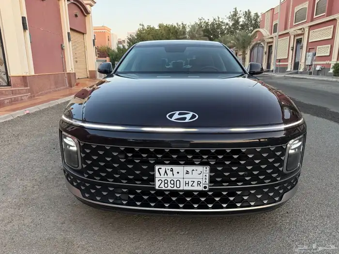 هونداي ازيرا كلاسيك 2025 سعودي شبه جديد 5