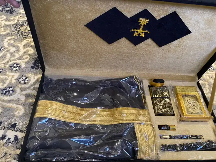 قطع ديكورات بترول نيسان 1998. وأثاث عزبة 4