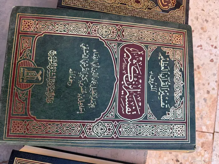 كتب بحالة ممتازة للبيع   دينية مجلدات   روايات  نحو 10