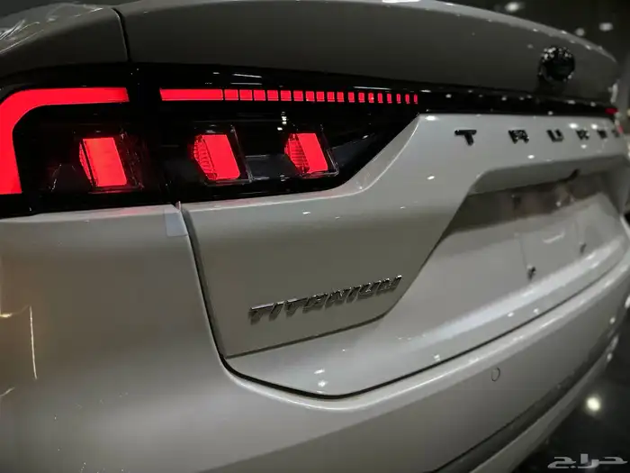 فورد تورس تيتانيوم 2026 12