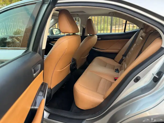 لكزس IS350 فل 2017 سعودي 12