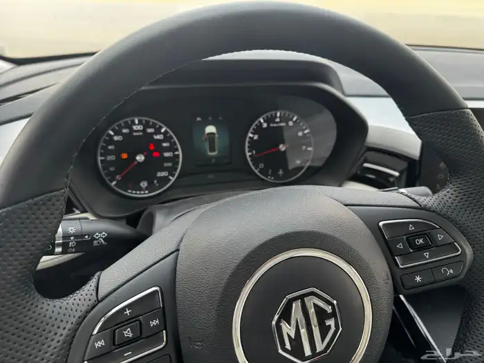 ام جي فايف موديل 2025 10