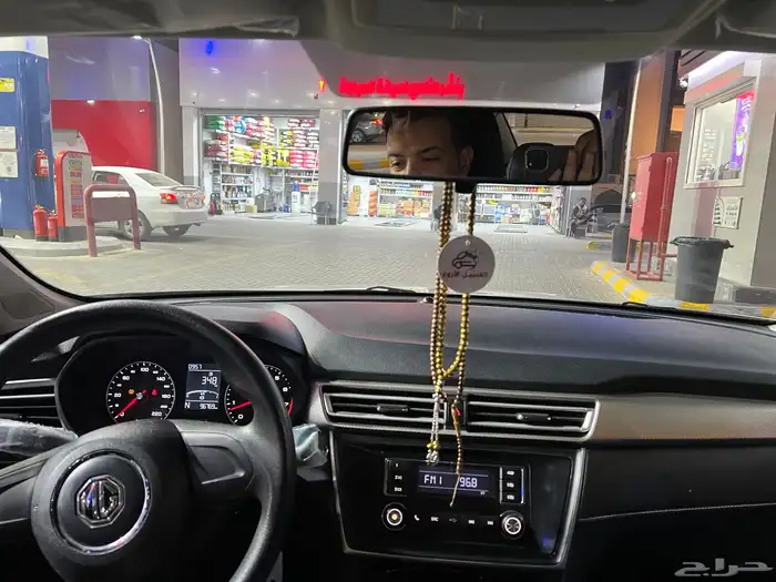 سياره ام جي 2022 8