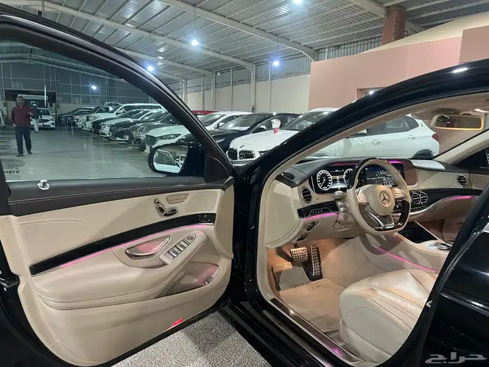 مرسيدس s400 مخزنه عداد 77 الف جفالي 4 ازارير وكاله 27