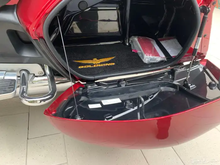 للبيع دراجة قولد 2012 Lvel 4 شاشة كبيره 5