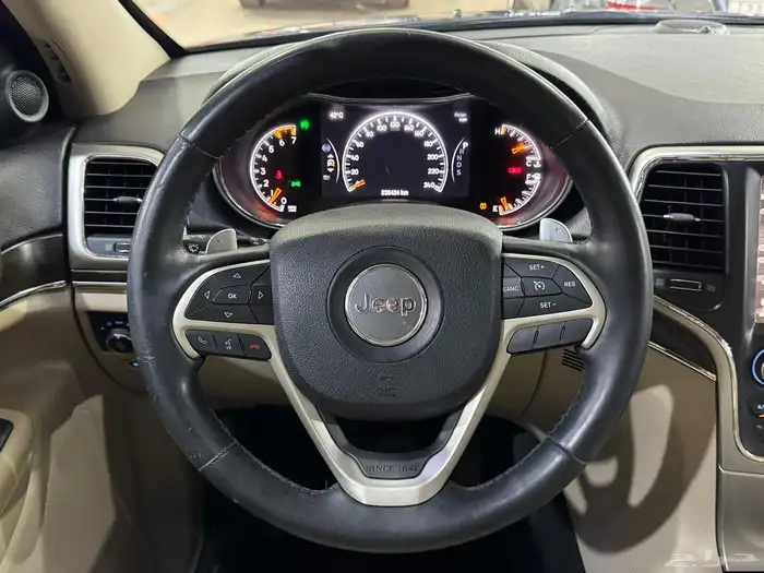 جراند شيروكي ليمتد 2014 (( بحالة ممتازة )) 20