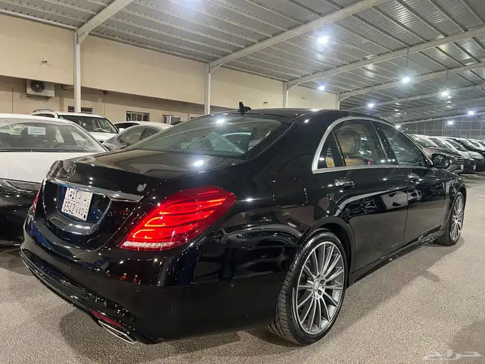 مرسيدس s400 مخزنه عداد 77 الف جفالي 4 ازارير وكاله 25