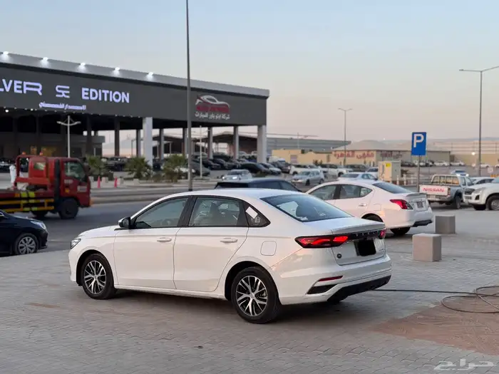 جيلي امجراند 2024 ابيض 7