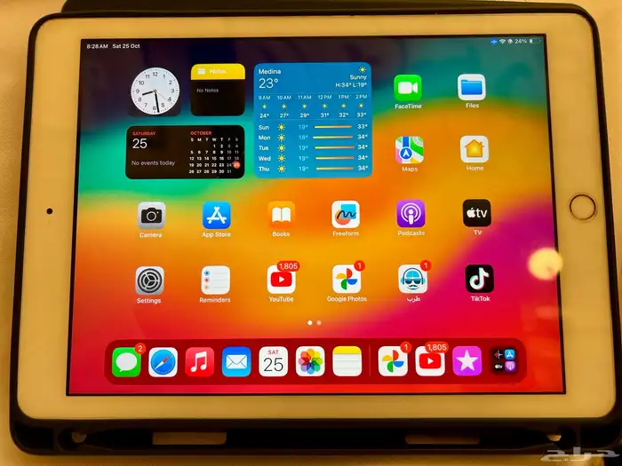 iPad 6th generation almost new 10