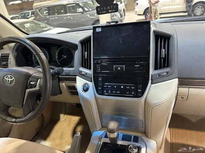 لاندكروزر 2019 GXR تورنق 11