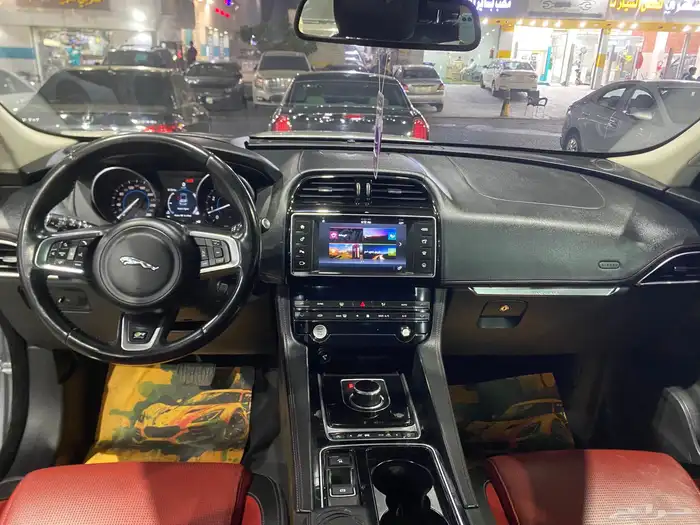 جاكوار F Pace R Sport ستة سلندر سوبر تشارج 16