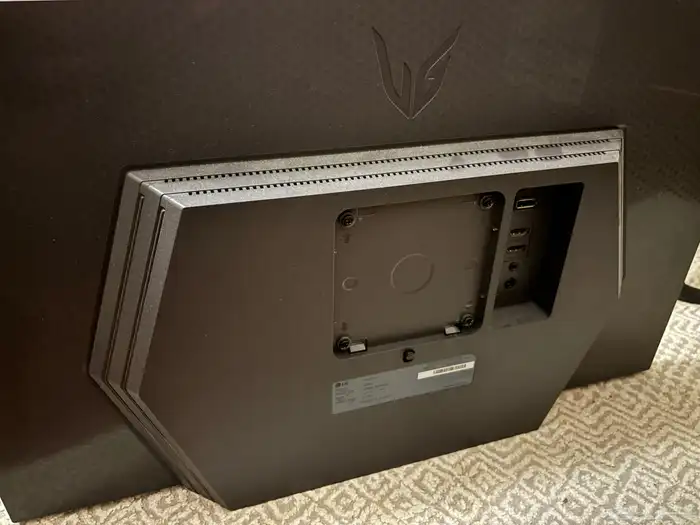 شاشة LG ultragear QHD 165Hz 1