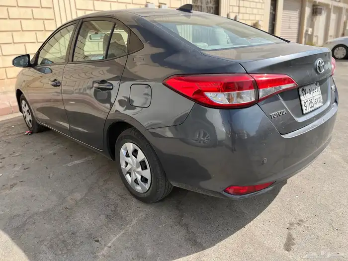 للبيع تويوتا يارس 2022 2