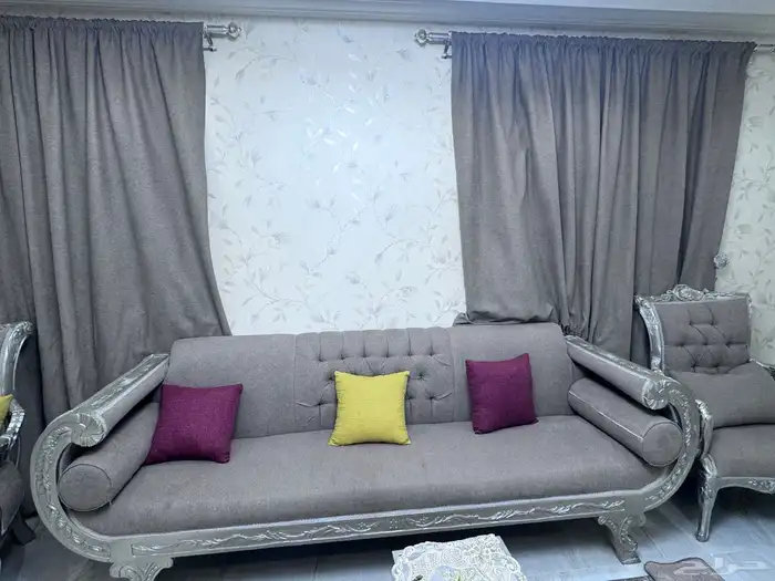 كنب مستعمل نظيف وستاير للبيع 1