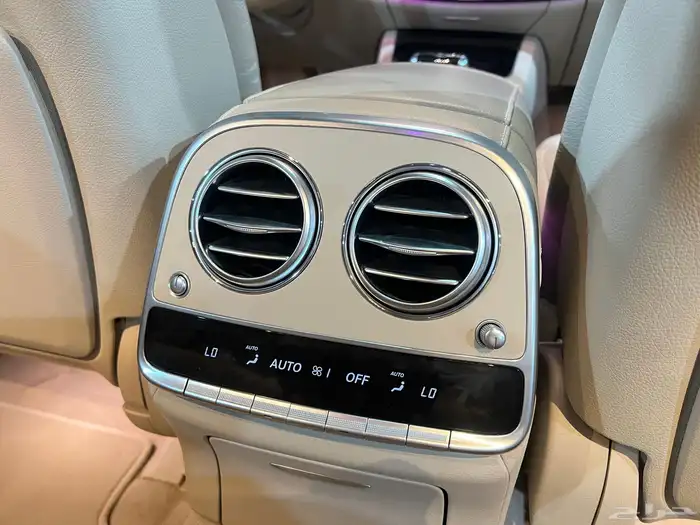 مرسيدس s400 مخزنه عداد 77 الف جفالي 4 ازارير وكاله 45