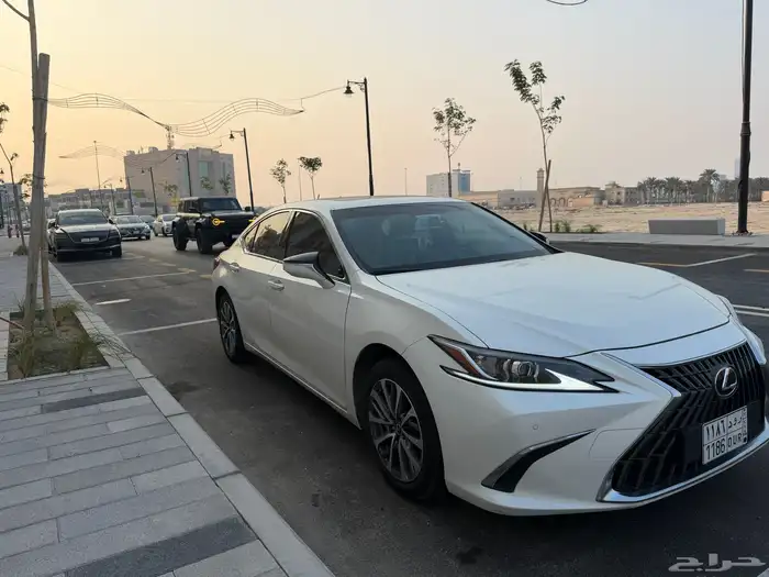 للبيع لكزس 250AA 1