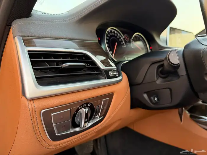 بي ام دبليو 730Li مواصفات خاصة وارد ناغي. 50