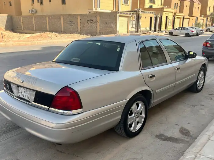 كراون فكتوريا 2010 وكالة للبدل فقط 0