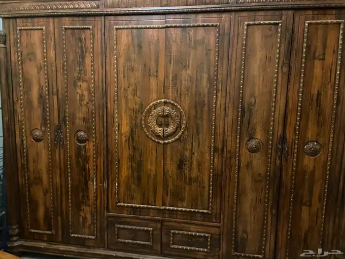 طاولة طعام وغرف نوم وكنب 5