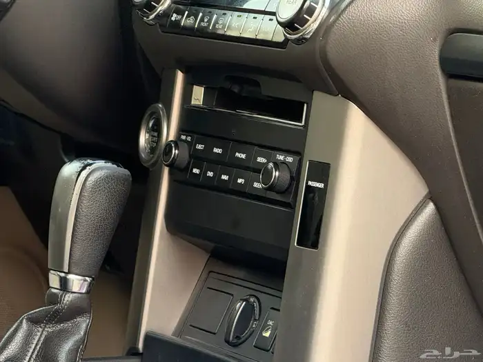 تويوتا برادو 2012 (V6)سعودي 10