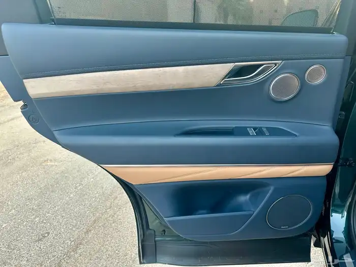 للبيع جينيسس GV80 شبه اصفار مخزن بحالة الوكالة 58