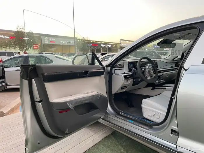 هواندي ازيرا 2026 كلاسيك خليجي داخلي اوف ويت( بنزين) 6سلندر 7