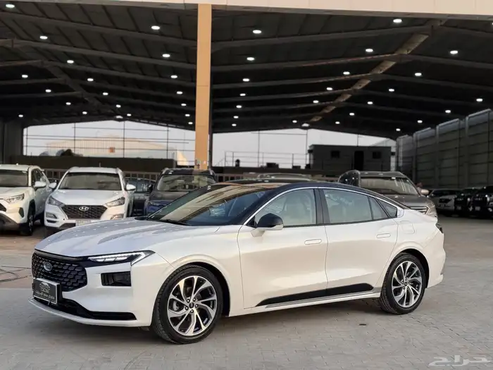 فورد توروس 2022 تيتانيوم ابيض 1