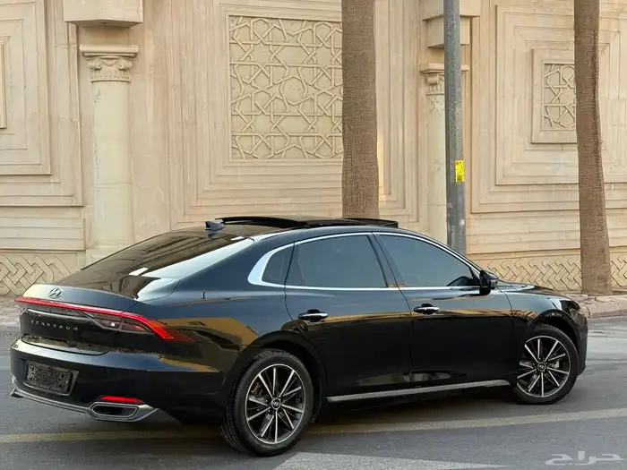 هونداي ازيرا 2023 فل بانوراما ( بحالة ممتازة ) 1