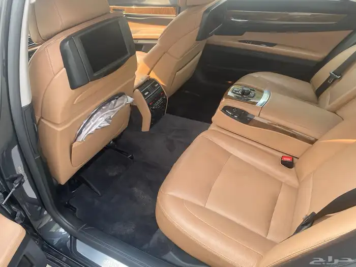 BMW 750 2009 11
