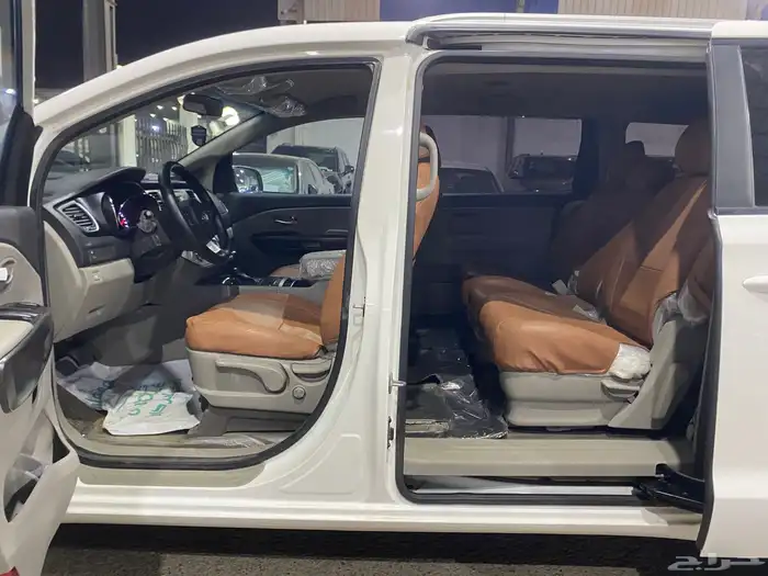 كيا كارنيفال 2016 8