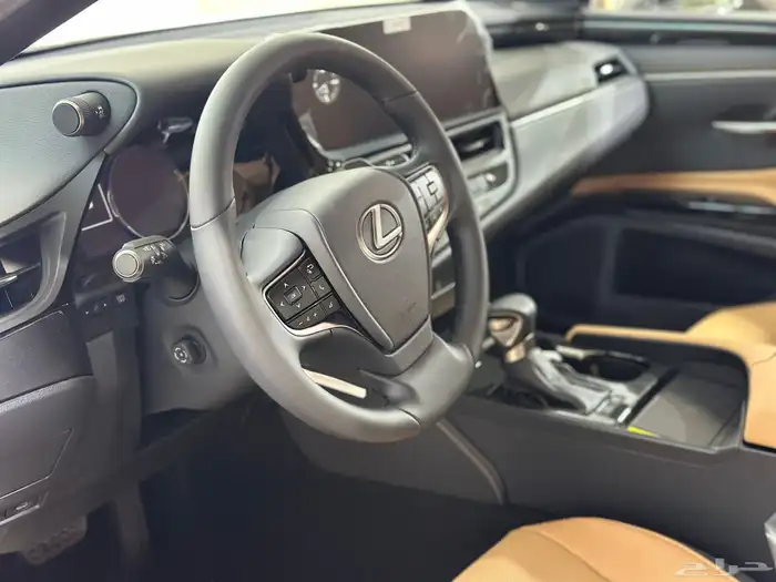 لكزس ES300 هايبرد موديل 2025 5