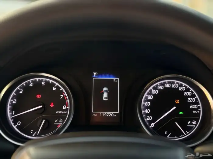 تويوتا كامري 2023 مطور فضي 13