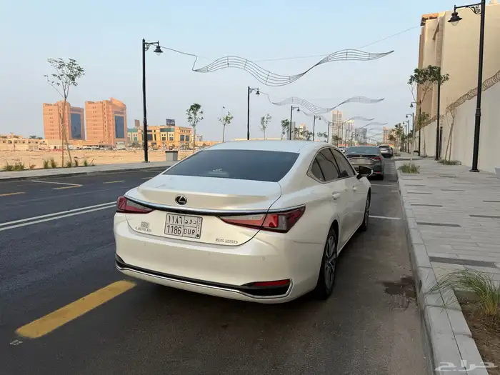 للبيع لكزس 250AA 2